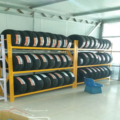 Les accessoires de voiture de TUV montrent le support