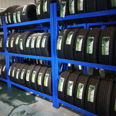 Les accessoires de voiture de TUV montrent le support