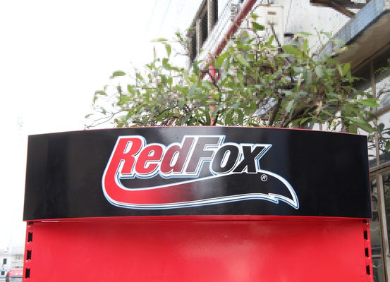 Le TUV rouge lumineux approuvent la plaquette perforée de support d'outil, magasin de Peg Display Rack For Retail